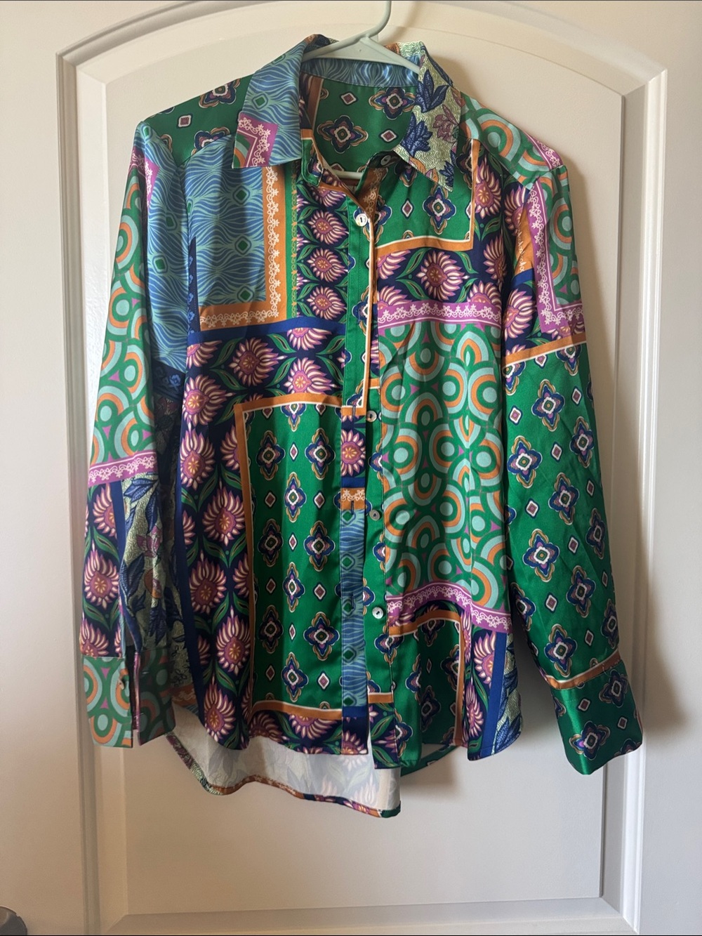 Women’s Long-Sleeve Button-Up Shirt in Green Multi